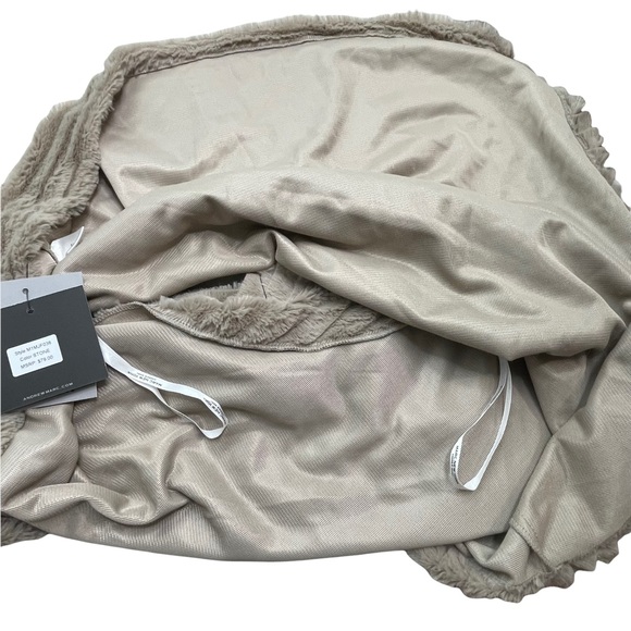 Andrew Marc faux fur poncho size S/M - Picture 9 of 10